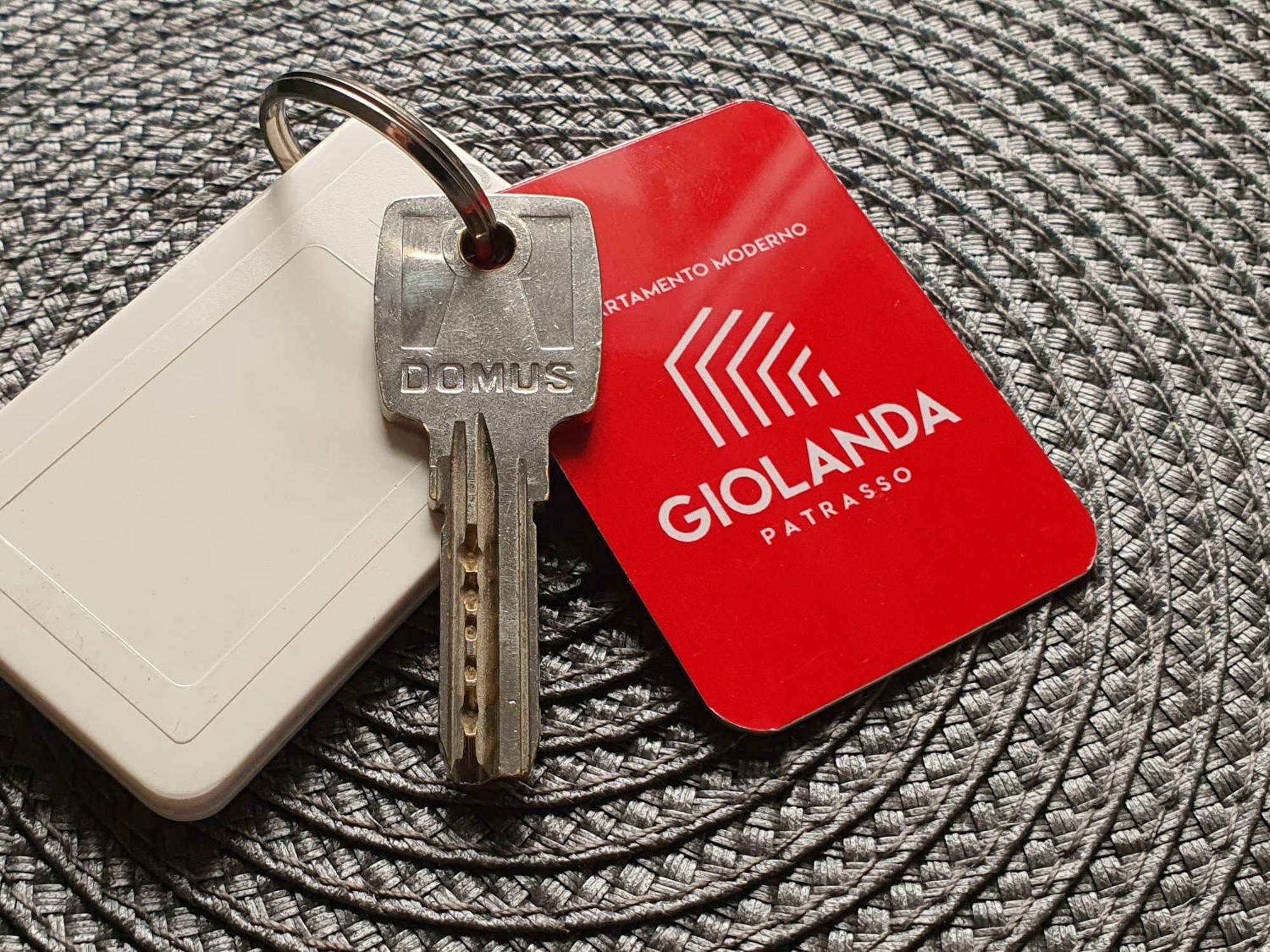 Giolanda Patrasso - Modern In The Center Of Apartment *
