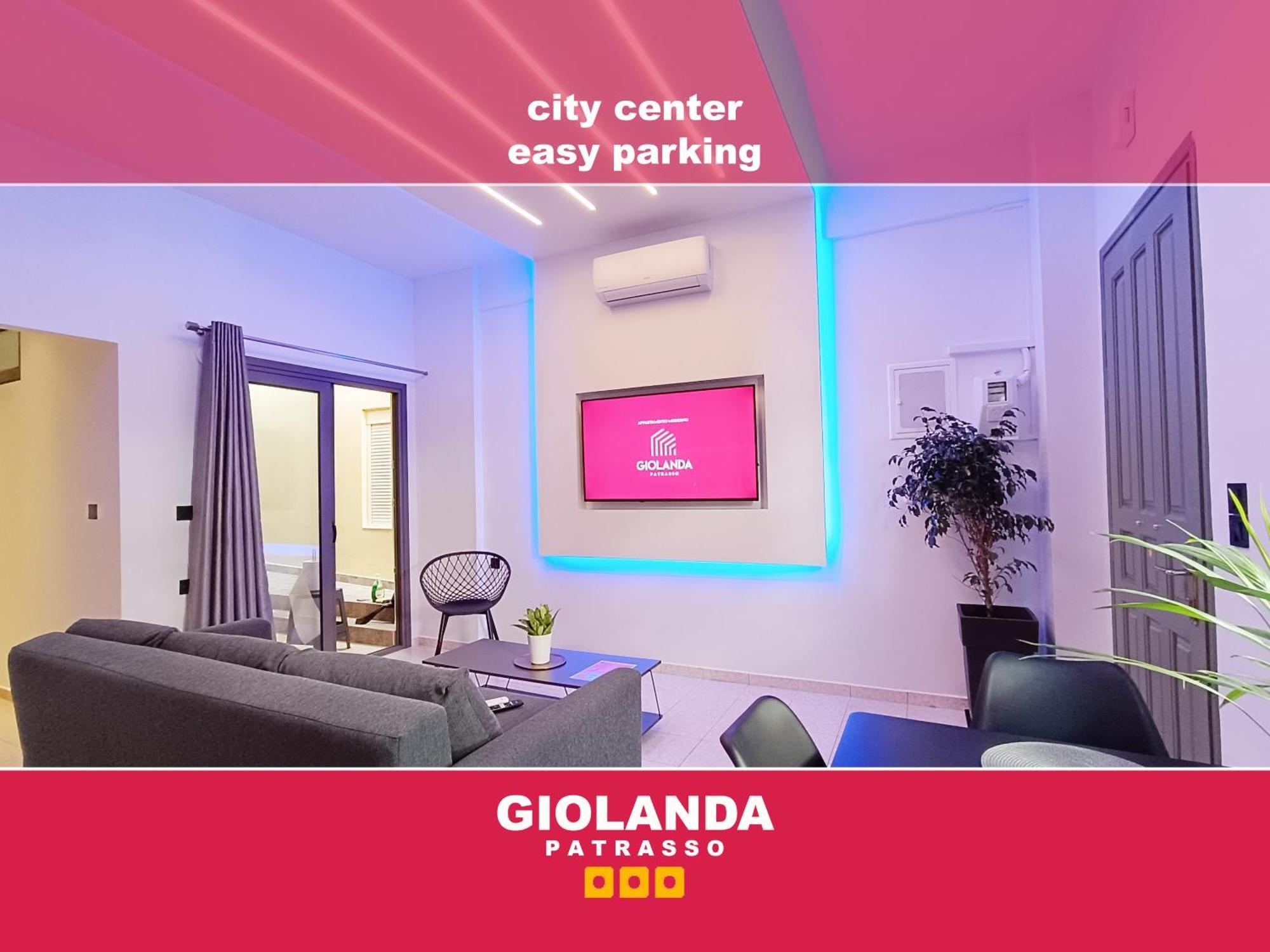 Giolanda Patrasso - Modern In The Center Of Apartment *